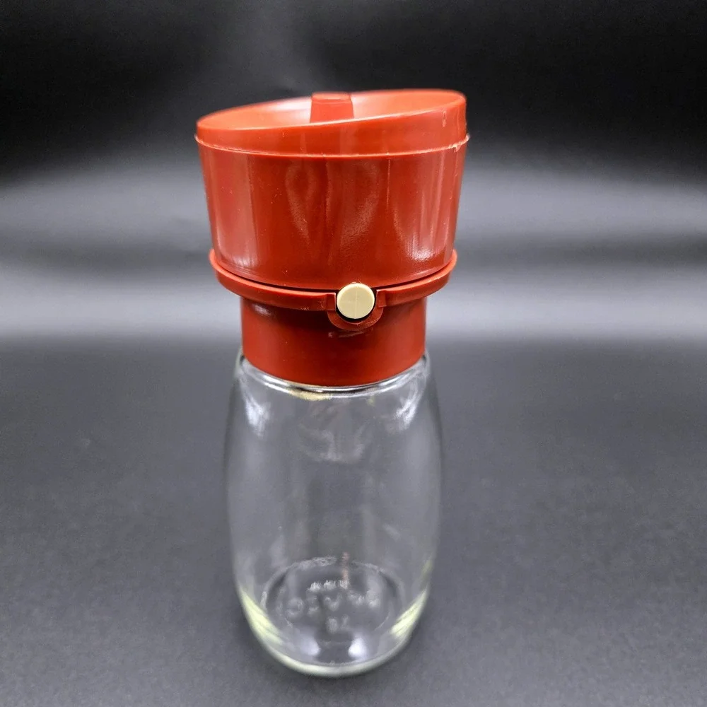 Gemco Glass Jar‎ Nut Chopper Grinder Kitchen Tool Vintage USA Red Handle